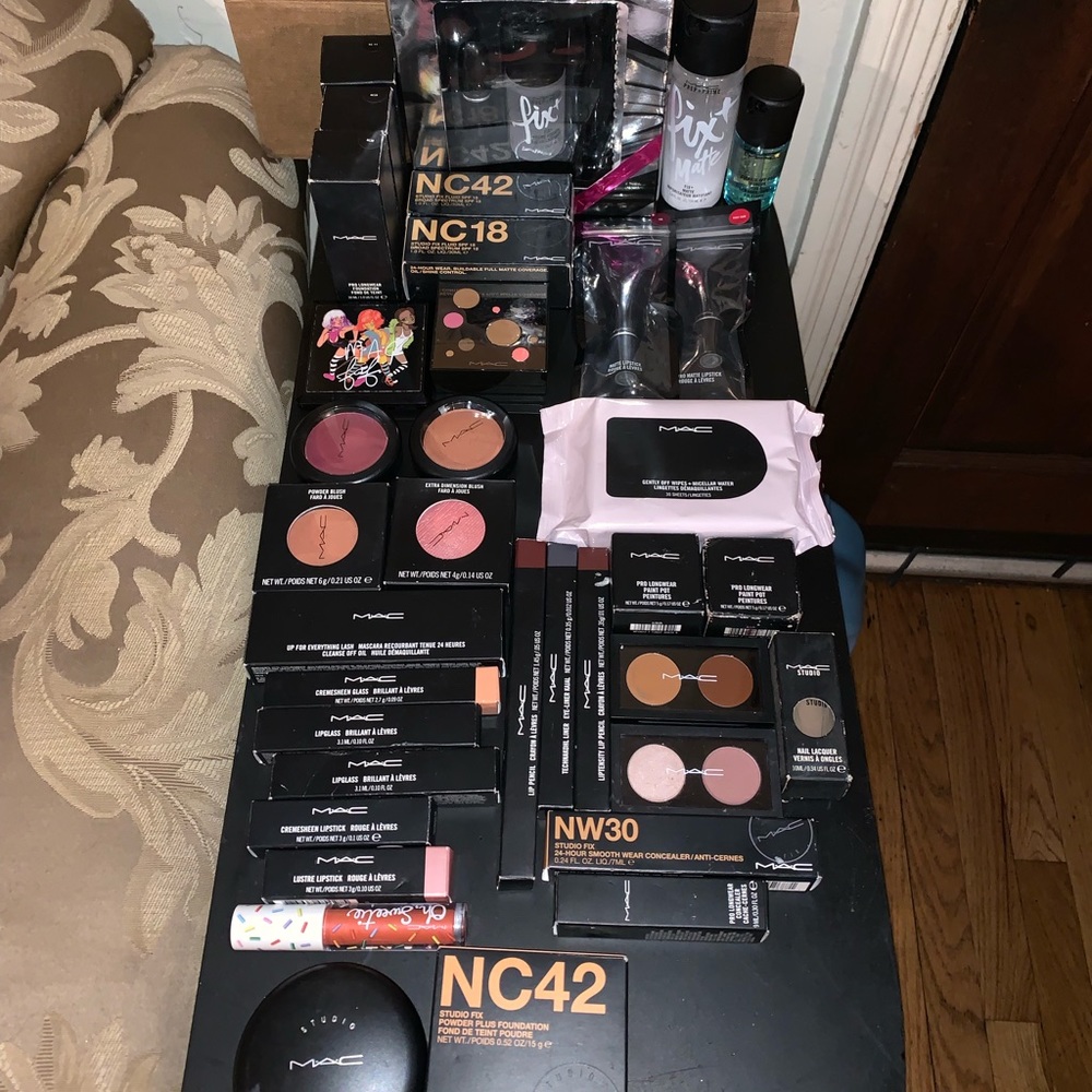 Mac Cosmetics Bundle package deal